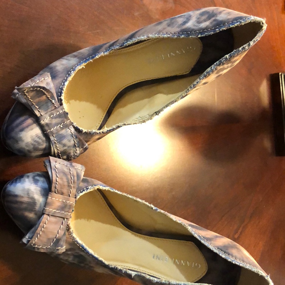 Blue and brown heels.